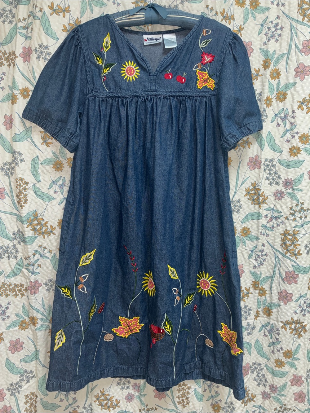 National brand Decorative Appliqué Denim Housedress Size Medium